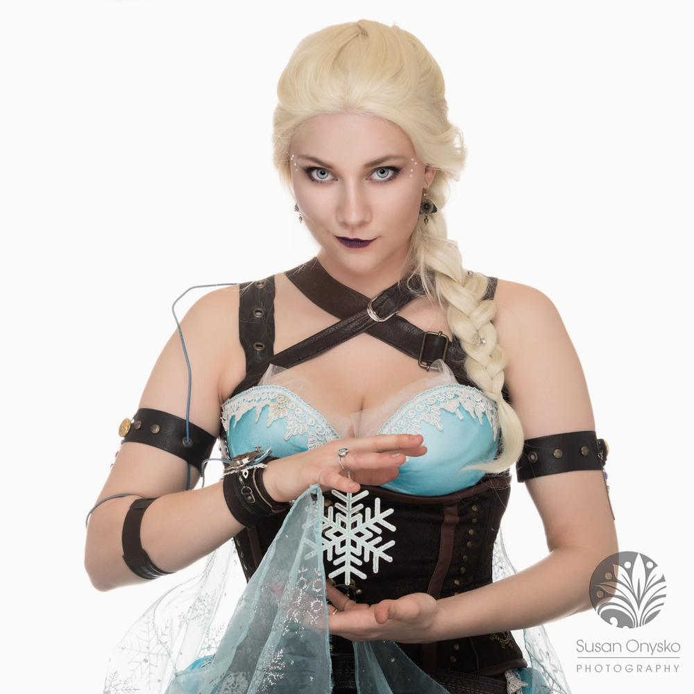 Steampunk Elsa Cosplay