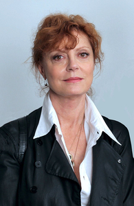 640px-Susan_Sarandon_at_the_set_of_%27American_Mirror%27_cropped_and_edited