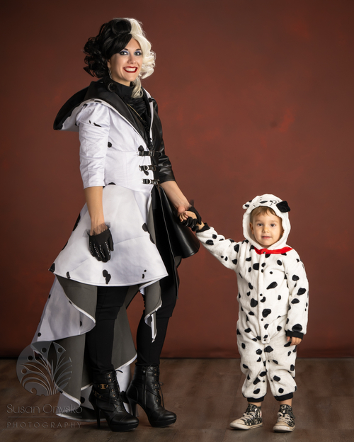 Cruella de Vil and Dalmatian Cosplay