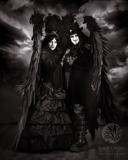 Nala the Raven Queen and Lovan King of the Crows Cosplay