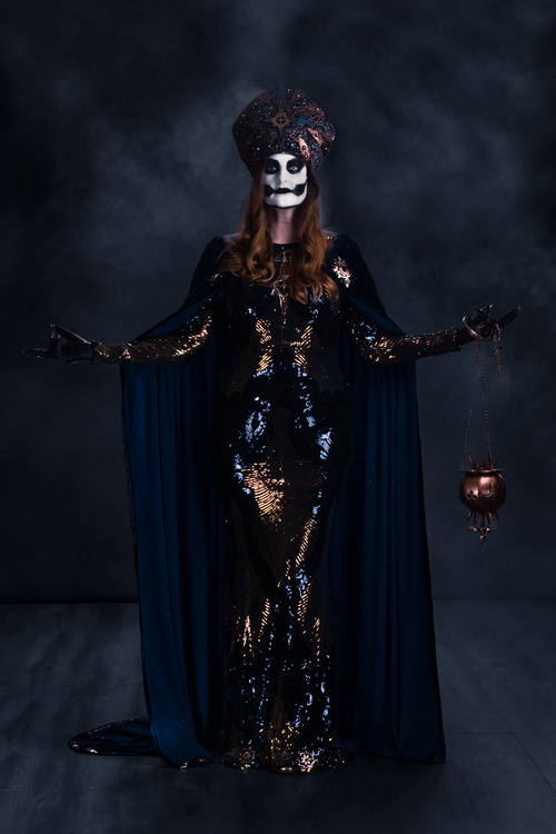 Mama Emeritus Cosplay